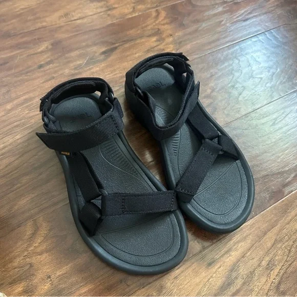 NWT Teva Hurricane XLT2 Black Sandals Amazon.com | Teva Women main image 4